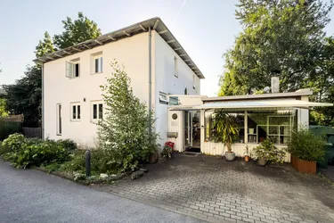 Architekten-Einfamilienhaus mit großem Garten – Wohnen mit Charme und Potenzial