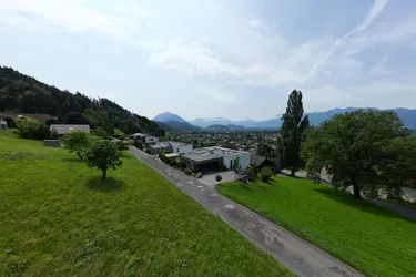 Sonniges Hanggrundstück in Muntlix – Ruhe &amp; Panorama inklusive