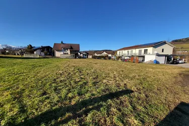 Sonniges, zentral gelegenes Grundstück in Frastanz, teilbar