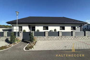 Luxus-Bungalow mit Pool, Sauna &amp; High-End-Technik
