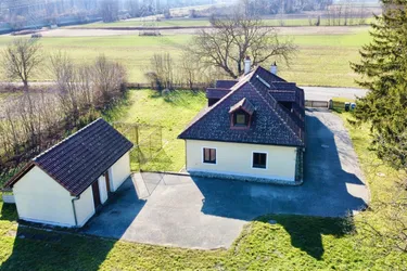Bemerkenswertes Mehrfamilienhaus mit großem Garten und Entwicklungspotential | 186m² | Nähe Stockerau