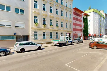 PROVISIONSFREI--Bezaubernde Dachgeschosswohnung | Erstbezug nach Sanierung | Klimaanlage | Terrasse | Lift
