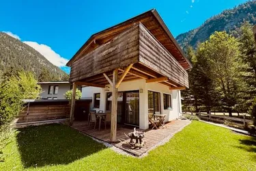 "Holzhaus 'Natura": Wo Eleganz und Nachhaltigkeit in perfekter Harmonie verschmelzen
