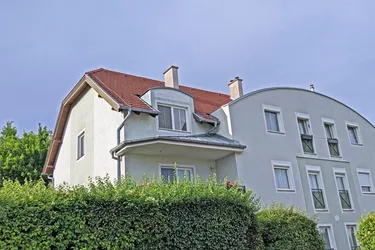 "3 ZIMMER-WOHNUNG mit STELLPLATZ!"