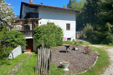 Einfamilienhaus in Bürmoos mit großem Garten und Potential