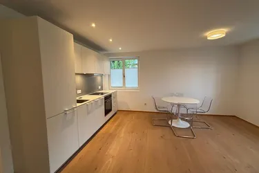 Zentral gelegen nähe O-Bus-Haltestelle und generalsaniert! 2-Zimmer Wohnung mit Balkon!