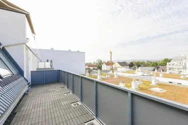 Schaumannstraße - wunderschöne DG-Wohnung mit 17,09m2 Balkon