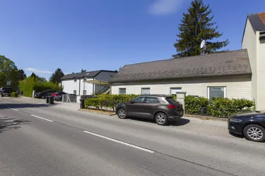 Hauptstraße - Einfamilienhaus mit Garage zu verkaufen