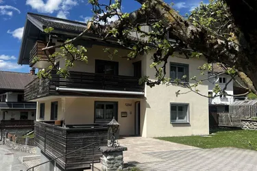 Gepflegtes 1-2 Familienhaus mit großer Nutzfläche
