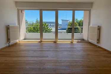 Schöne helle 3-Raum-Wohnung mit Loggia!Bahnhofsnähe!