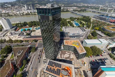 BODNER Gruppe - „Wo Visionen Raum bekommen: Büros im QUADRILL Tower, Linz“