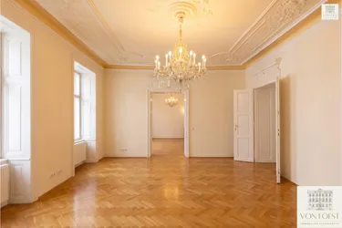 Wiener ALTBAUJUWEL mit riesiger Terrasse und Blick auf die Votivkirche | inkl. GARAGEN-Stellplatz | ca. 50qm Terrasse