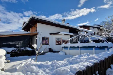 Traditionelles Mehrfamilienhaus mit Potenzial