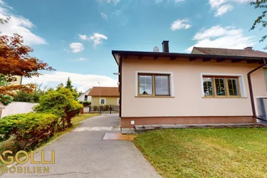 Einfamilienhaus mit Garage in Haslau an der Donau