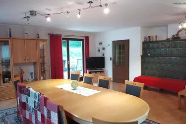 großzügiges Mehrfamilienhaus mit Einliegerwohnung und großem Garten