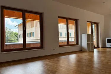 Wohnen und Arbeiten im Dorfzentrum von Langen