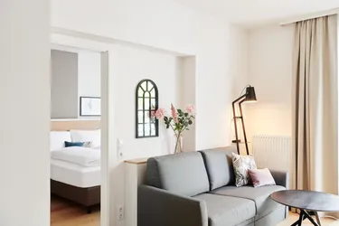 Expose Vollausgestattetes Apartment mit einem Schlafzimmer und Balkon