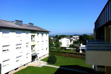 Wunderbar hell, grün und ruhig – mit 2 Balkone und Garage!