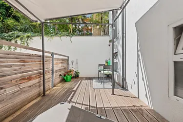 Kleine Stadtoase mit Terrassenidylle