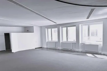 Büro / Studio I Atelier , Mitten im Vierten