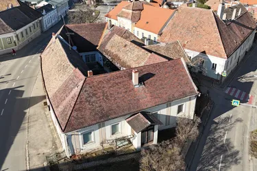 Historisches Wohnhaus im Herzen von Retz – Zwei Wohneinheiten, viel Platz &amp; zentrumsnahe Lage