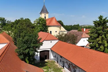 Ruhe, Ausblick &amp; Potenzial – Ihr Rückzugsort am Schlossplatz in Seefeld-Kadolz