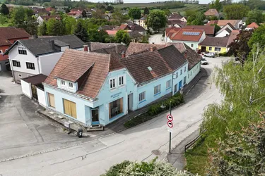 Mehr Raum für Ihre Ideen - Wohnhaus mit Geschäftsflächen &amp; Nebengebäude in Platt (Retzer Land)