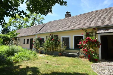 Ländlich wohnen, großzügig leben: Haus mit Garten, Werkstatt &amp; Weinkeller in Kleinriedenthal