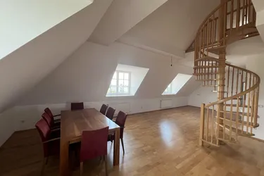 Klimatisiertes Dachgeschoss - 3-Zimmer - Lift vorhanden! Ohne Finanzierungsbeitrag!