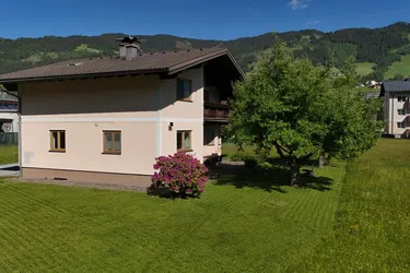FAMILIENIDYLLE - Haus mit zwei Wohneinheiten &amp; großem Garten in St. Johann