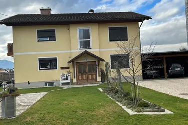 Expose Familienfreundliches renoviertes Bauernhaus mit Stallgebäude
