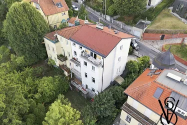 Nach über 60 Jahren in Familienhand: Villa mit 4 Wohnungen, Garten und Fernblick am Wienerwaldrand
