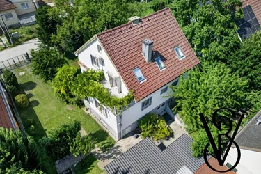 Sommer auf der Dachterrasse, Winter am Kaminofen: Haus nahe dem Mühlwasser