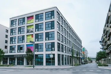 Gewerbeflächen für Produktion auf allen Ebenen im Gewerbehof Seestadt - Top 01
