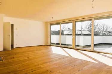 Zeitlose Dachterrassen-Wohnung mit Großstadtflair im Zentrum von Oberndorf