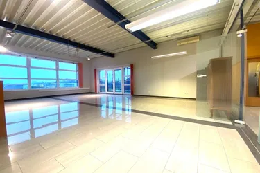 Modernes helles Büro mit ca. 175 m² Nutzfläche in Gralla zu mieten!