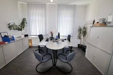 GLEISDORF Büro zu vermieten: TOP-Standort mit ca. 236,81 m² Fläche! Kundenfreundlich mit Parkplätzen!