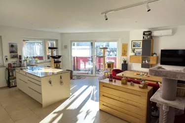„Exklusiver Wohntraum: Terrasse mit Penthouse-Charme und High-End-Ausstattung“