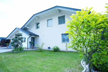 Familientraum mit Panoramablick – Ein- bis Zweifamilienhaus in St. Urban