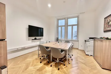 ALL-INCLUSIVE HOFSEITIGES PRESTIGE BÜRO DIREKT AM GRABEN