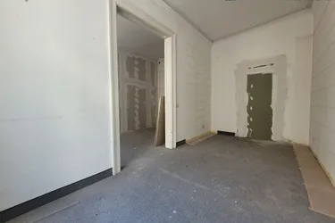 KOMPAKTE WOHNUNG ZUM SELBER GESTALTEN BEIM SERVITENVIERTEL