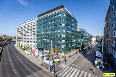 Großzügige Bürofläche mit perfekter Verkehrsanbindung / 2692 m2 Bürofläche