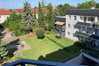 Expose Traun - Maisonettewohnung im Zentrum mit Dachterrasse, Loggia und Garage