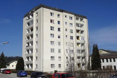 Expose Ansprechende 3-Zimmer-Wohnung mit Balkon und EBK in Freistadt