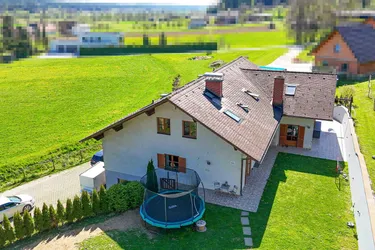 Vielseitig verwendbares Mehrfamilienhaus mit 3 getrennten Wohneinheiten