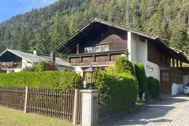 NEUER PREIS! Scharnitz: Landhaus zu vielseitigen Nutzung in Naturlage zu verkaufen