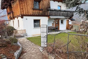 Flaurling: Charmantes Doppelhaus in bester Lage zu verkaufen!