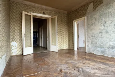 Schöne Altbauwohnung mit Potenzial