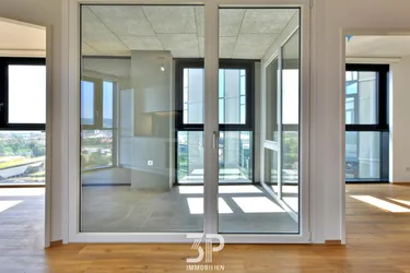 HIGH FIVE: 4-Zimmer Erstbezugswohnung mit großer Loggia