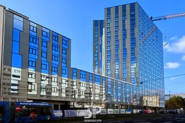 HIGH FIVE: Familien- oder WG-Wohnung // 14. bis 20. Stock
